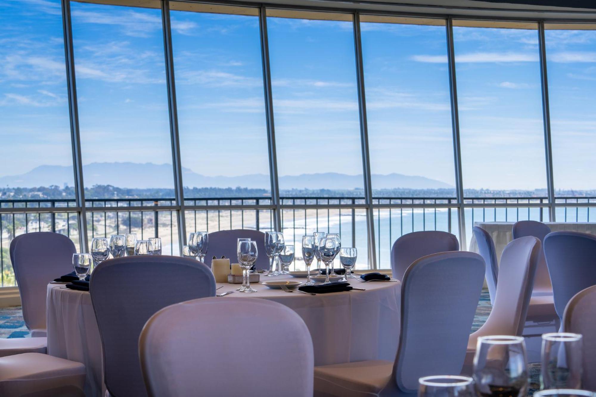 Crowne Plaza Ventura Beach By Ihg Екстер'єр фото